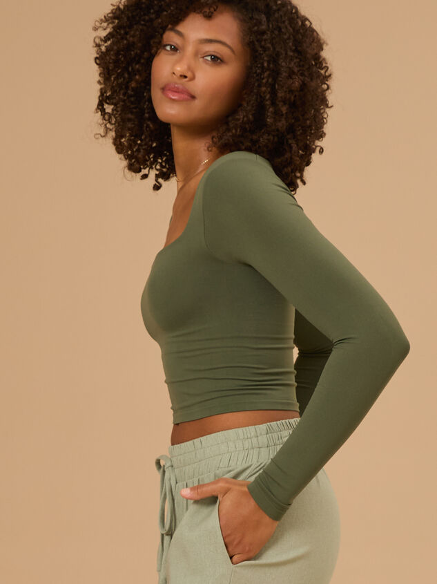 Everyday Seamless Long Sleeve Top Detail 3 - TULLABEE