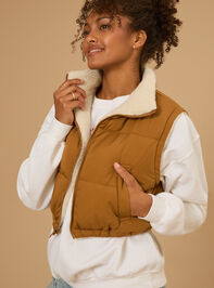 Snow Cropped Sherpa Vest - TULLABEE