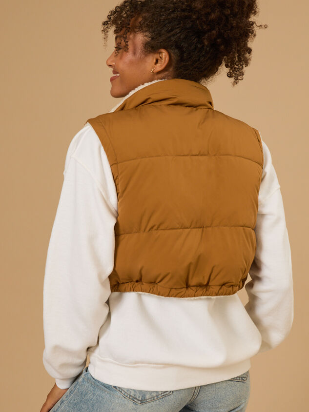 Snow Cropped Sherpa Vest Detail 5 - TULLABEE